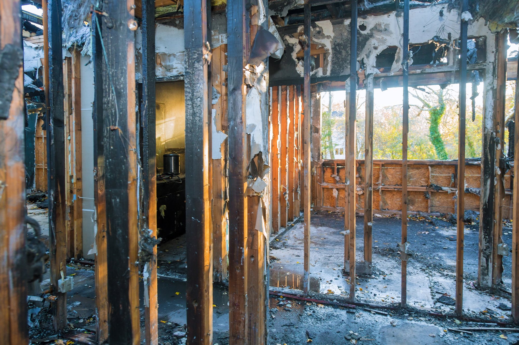 burned-home-after-fire-the-parts-of-the-house-afte-2026-01-05-00-10-12-utc